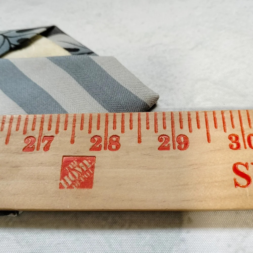 Tommy Bahama Tie Necktie Blue Gray Tropical Flower Striped Handmade Aloha 58x4 - Picture 7 of 8